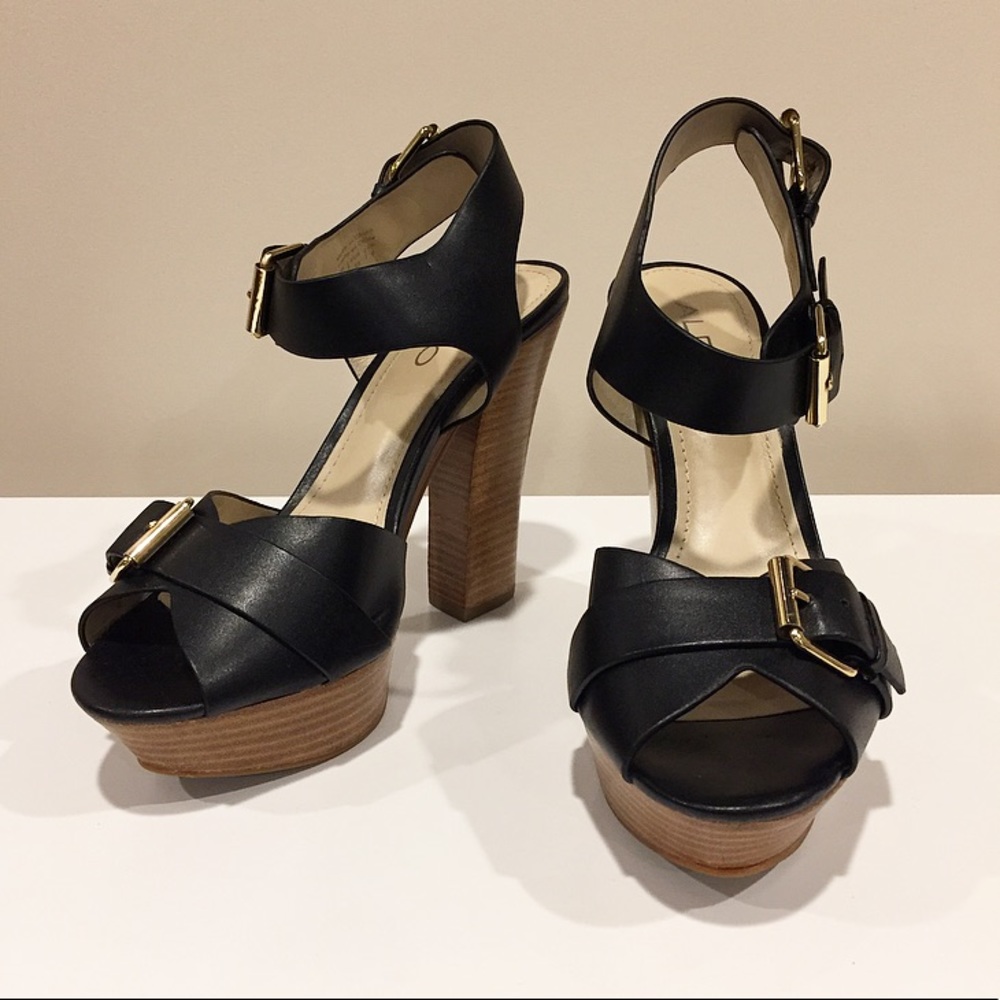 🖤 Gorgeous Black Platform Heels 🖤